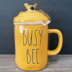 SOLD Rae Dunn By Magenta BUSY BEE Yellow Mug Bee Topper Summer Artisan Magenta
